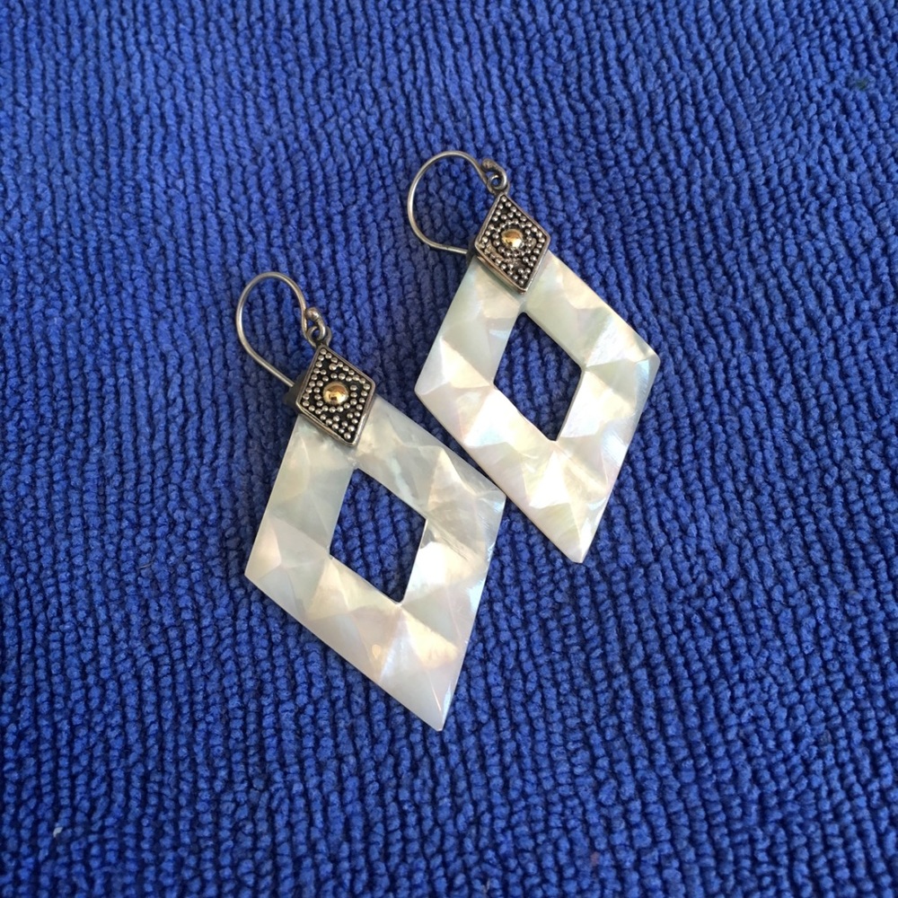 Bali Designs Robert Manse Mother-of-Pearl Earring